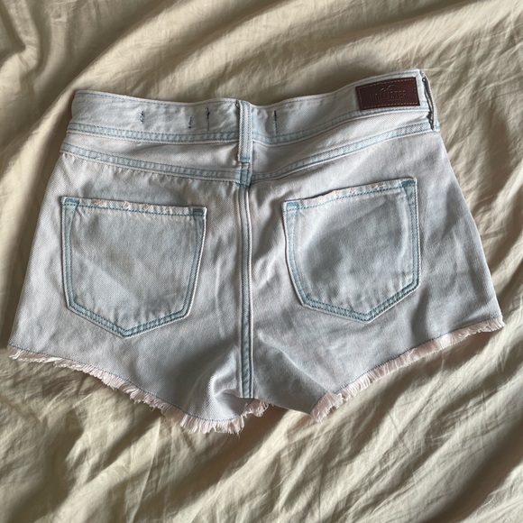 Low rise light wash blue shorts - Picture 3 of 3